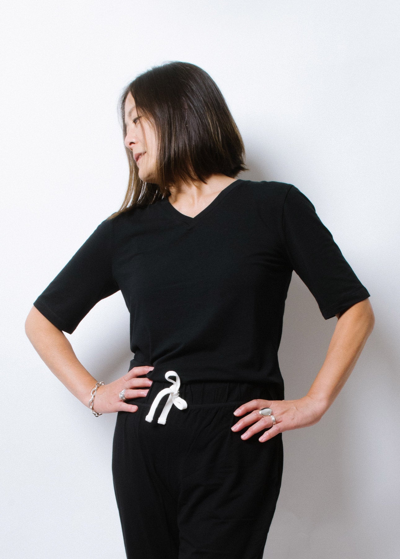 fiftyoneapparel-karinv-black.jpg
