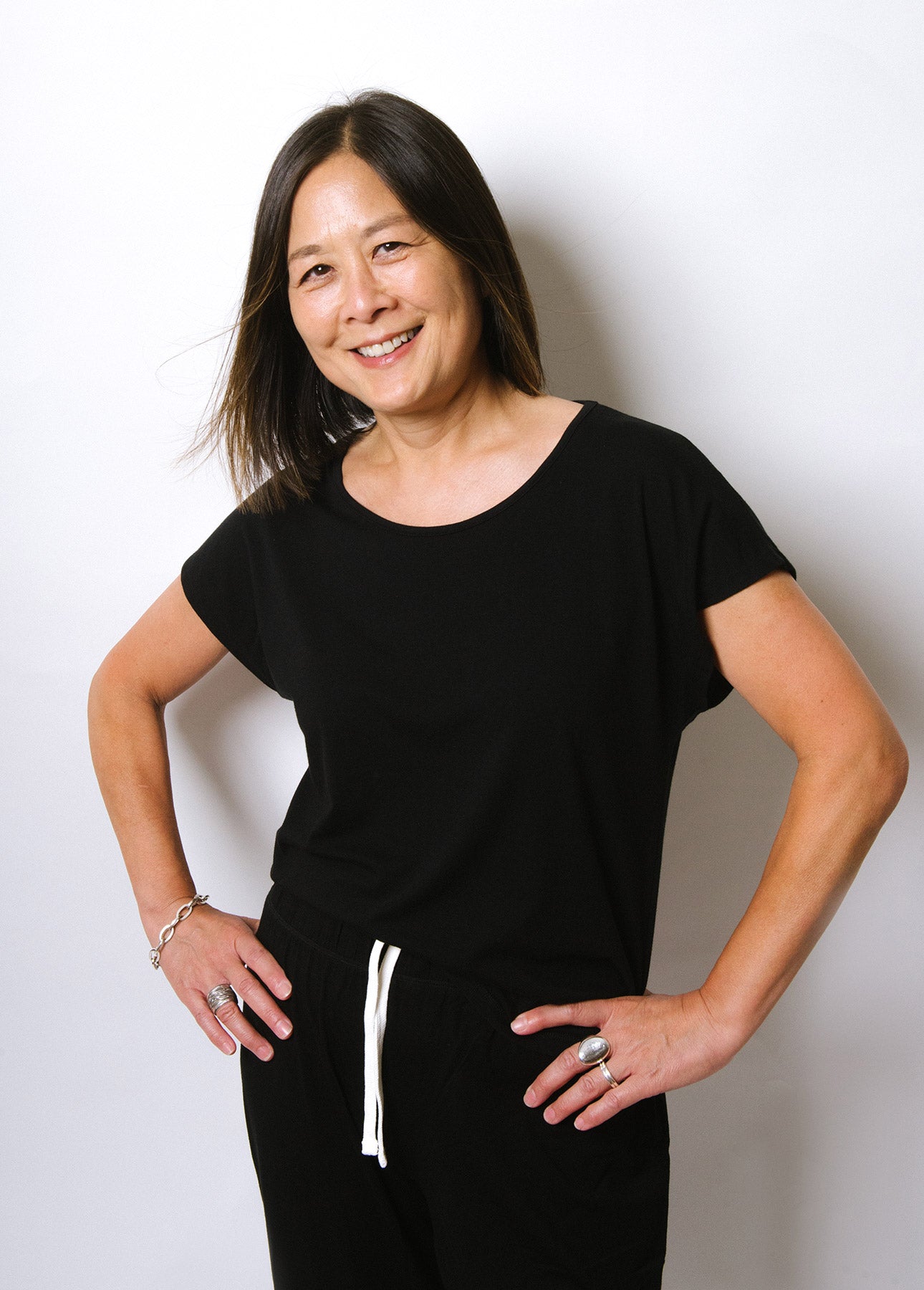 fiftyoneapparel-susiescoop-black.jpg
